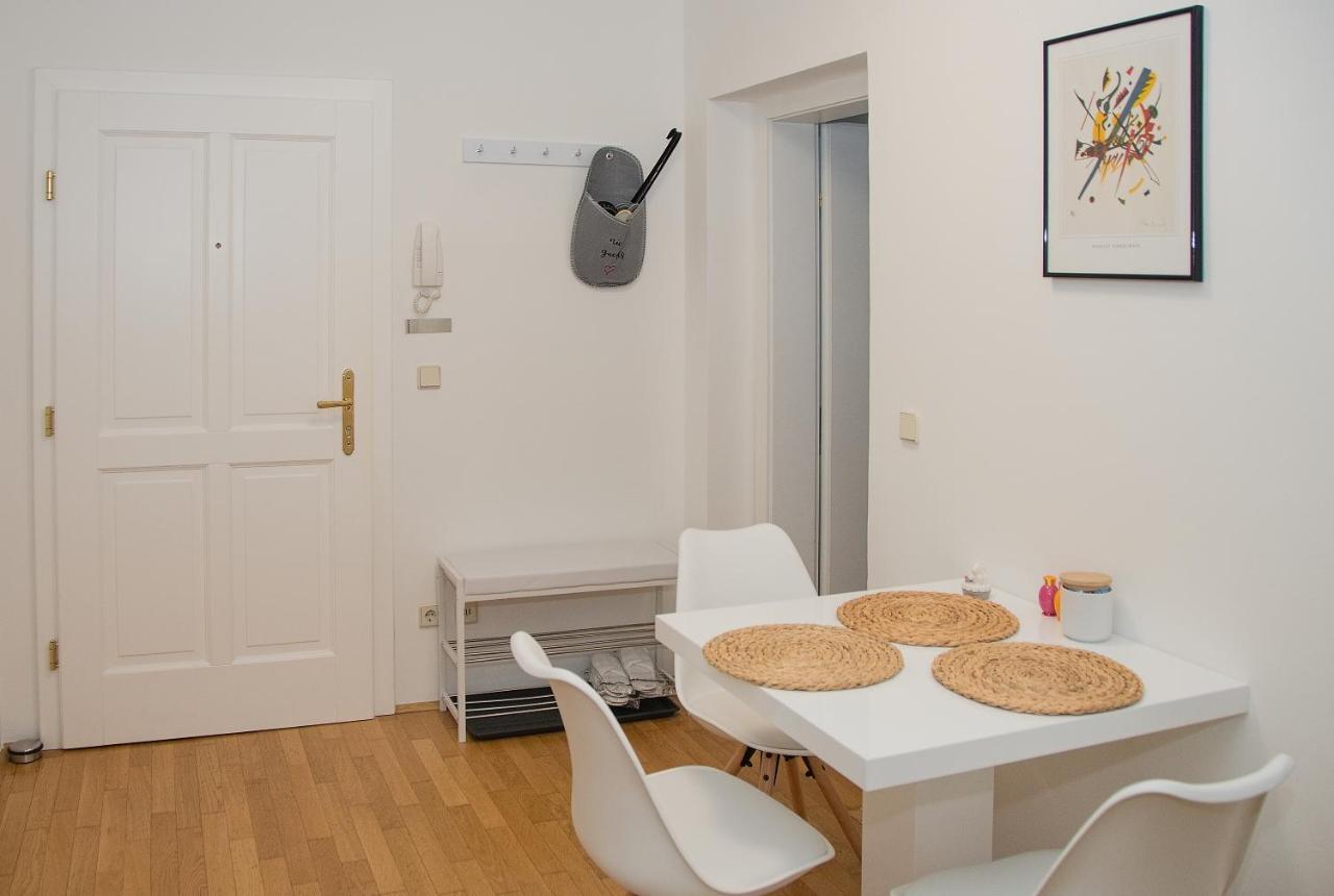 Blue Lotus Apartment Вена Экстерьер фото