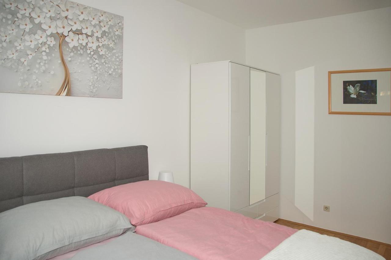 Blue Lotus Apartment Вена Экстерьер фото