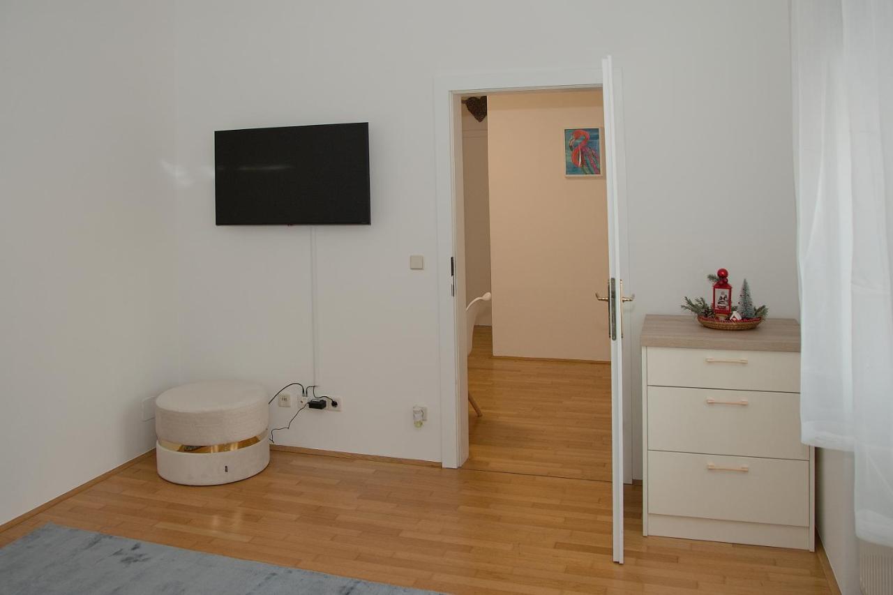 Blue Lotus Apartment Вена Экстерьер фото